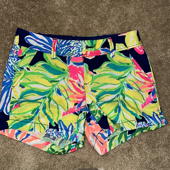 2 Pairs of Lily Pulitzer Callahan Shorts, 5" inseam in excellent condition - Picture 4 of 6